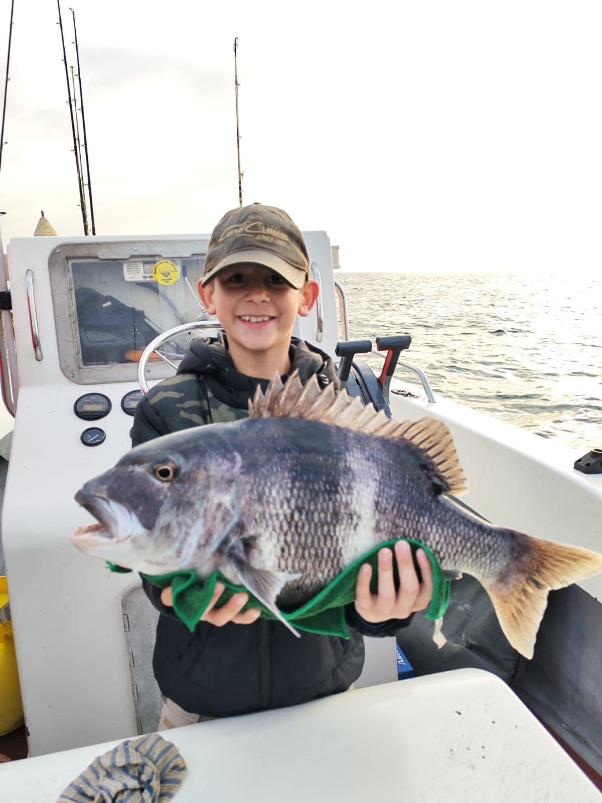 Richards Bay Full-Day Game & Bottom Fishing Charter — photo 18