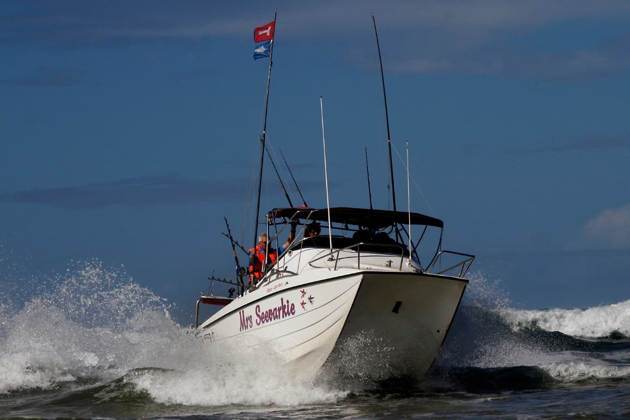 Mrs Seevarkie 4-Hour Deep Sea Fishing Charter – Sodwana Bay — photo 1